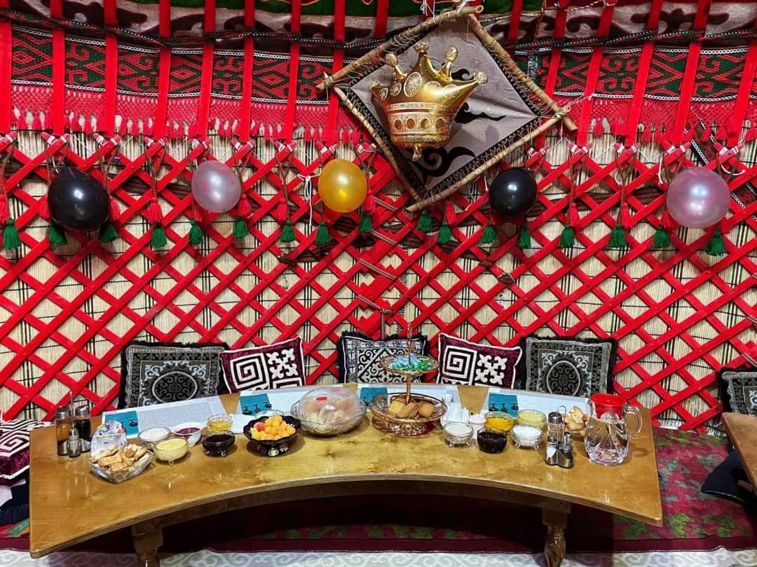 Guest House Emily Bokonbayevo Ngoại thất bức ảnh