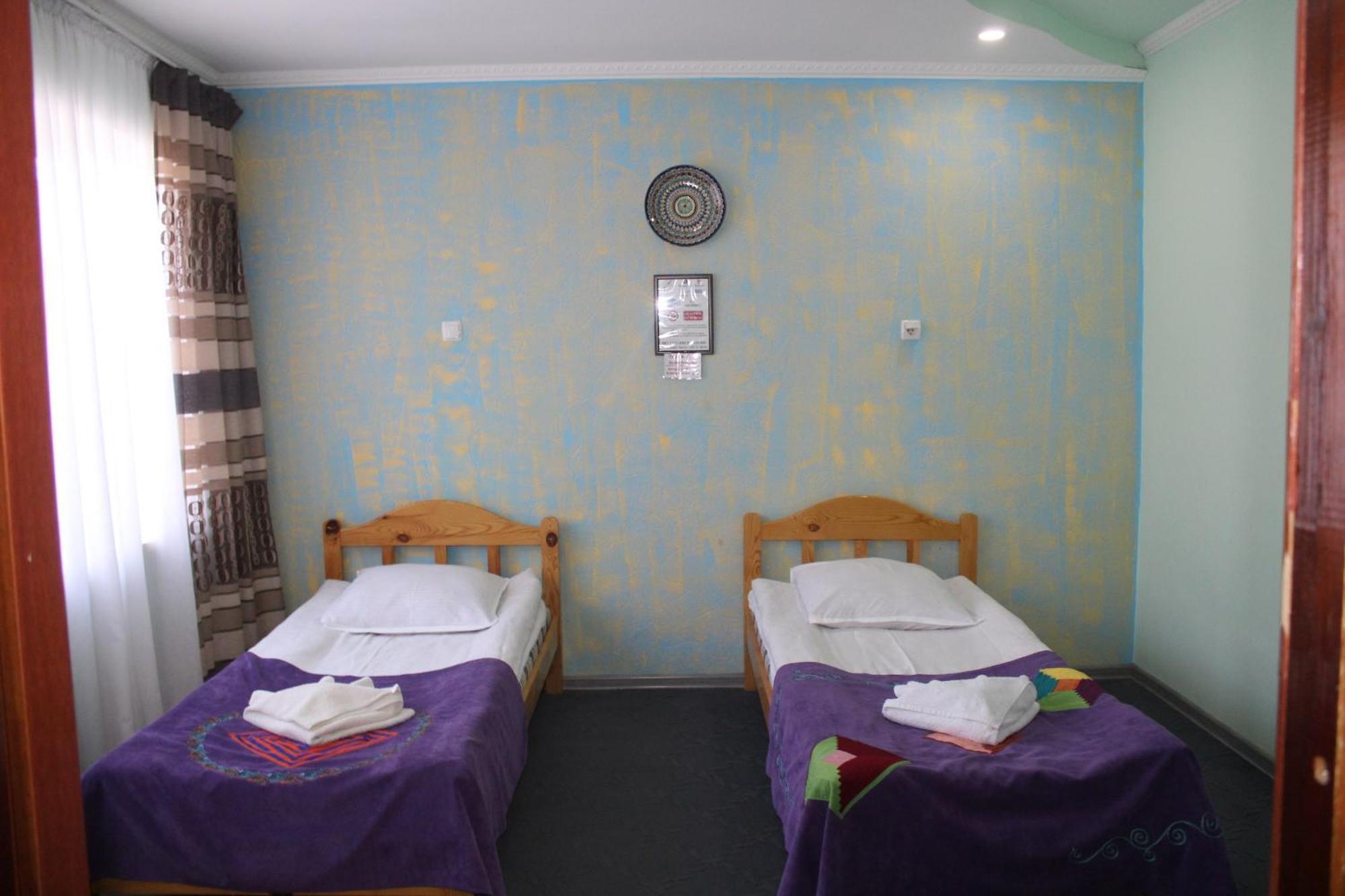 Guest House Emily Bokonbayevo Ngoại thất bức ảnh