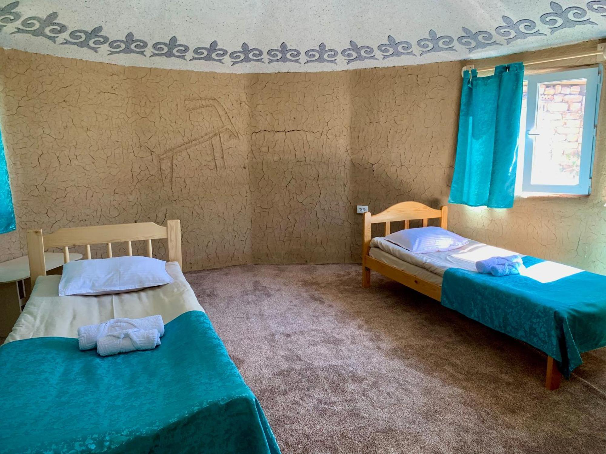 Guest House Emily Bokonbayevo Ngoại thất bức ảnh